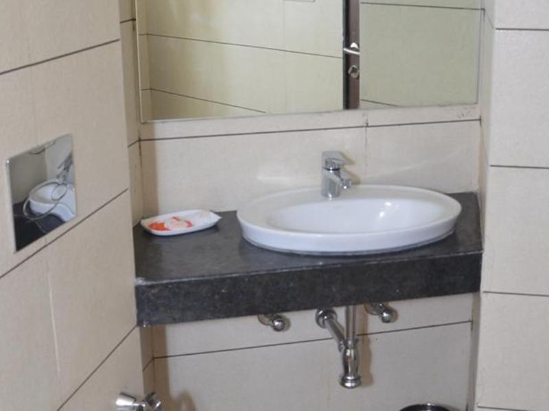 Central Beacon Hotel Surat Dış mekan fotoğraf