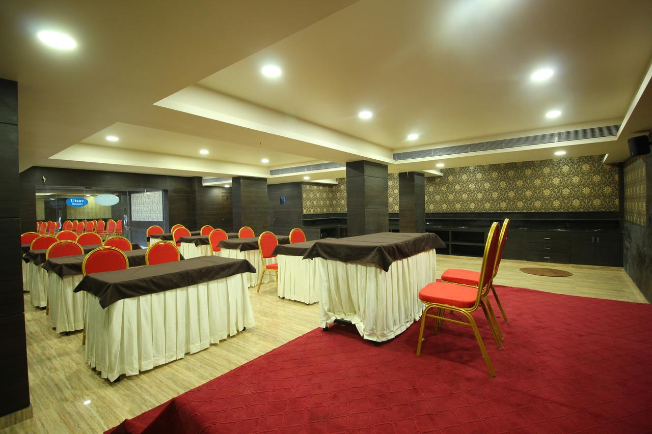 Central Beacon Hotel Surat Dış mekan fotoğraf