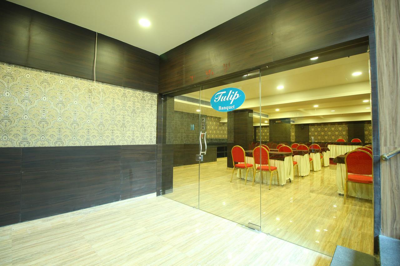 Central Beacon Hotel Surat Dış mekan fotoğraf