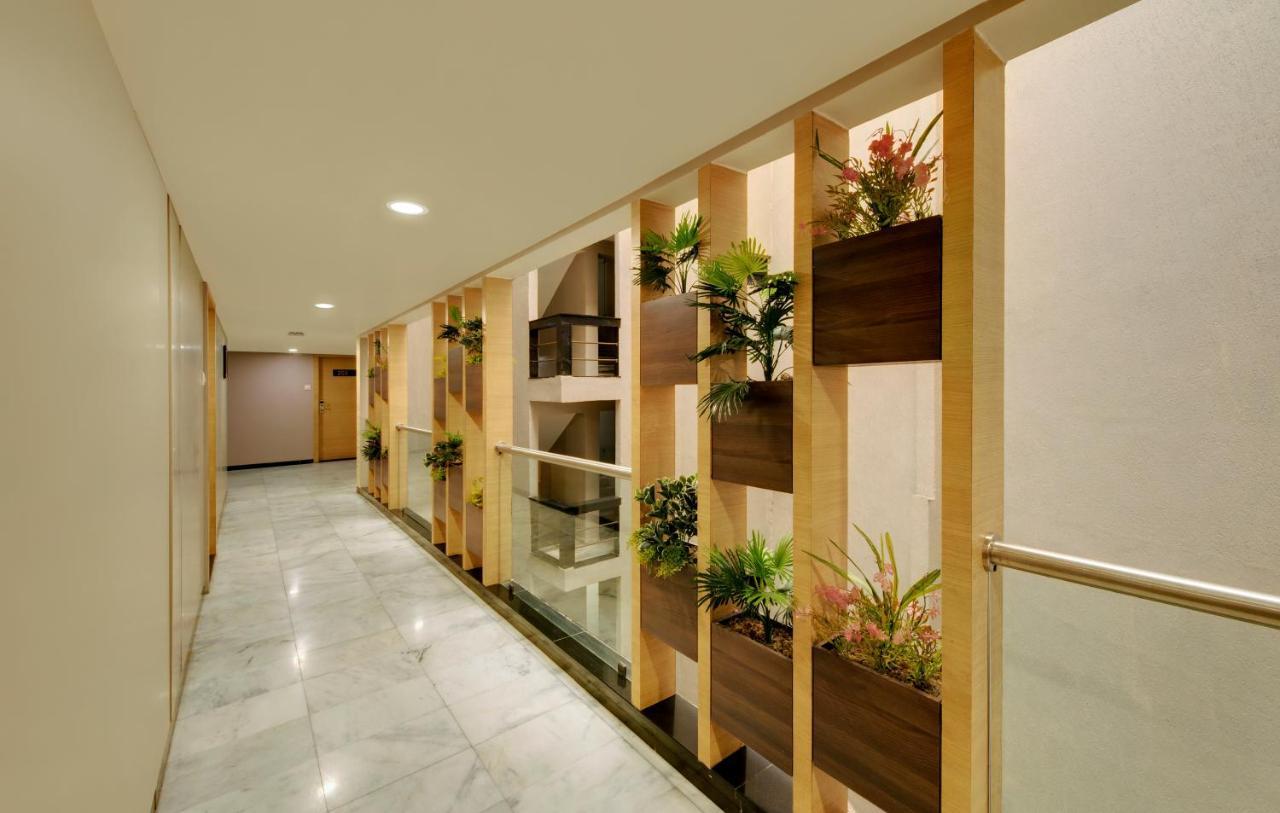 Central Beacon Hotel Surat Dış mekan fotoğraf