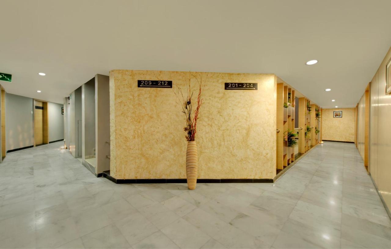 Central Beacon Hotel Surat Dış mekan fotoğraf
