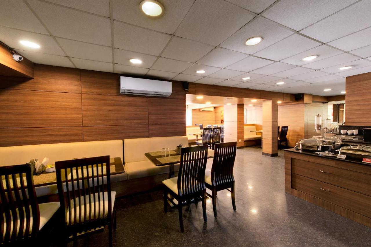 Central Beacon Hotel Surat Dış mekan fotoğraf